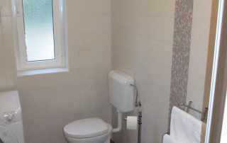 Large apartment - bathroom, ground floor
