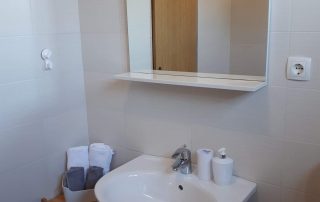 Large apartment - bathroom, first floor
